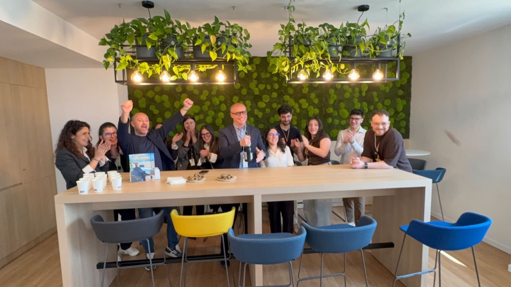 I festeggiamenti in ufficio, a Bari